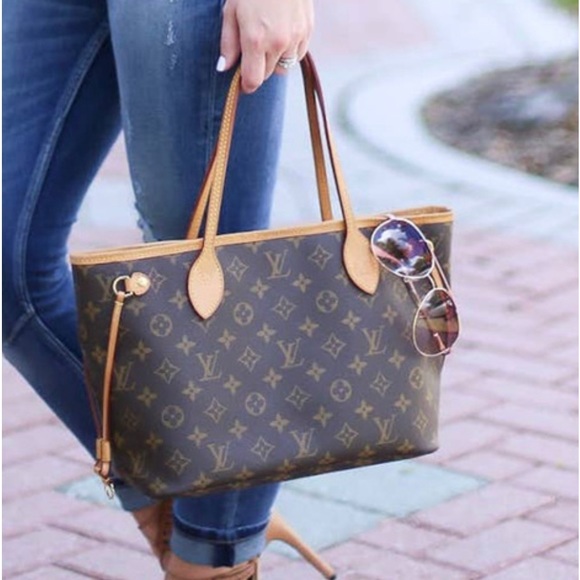 Louis Vuitton Handbags - 💯% Authentic Louis Vuitton Neverfull PM✨